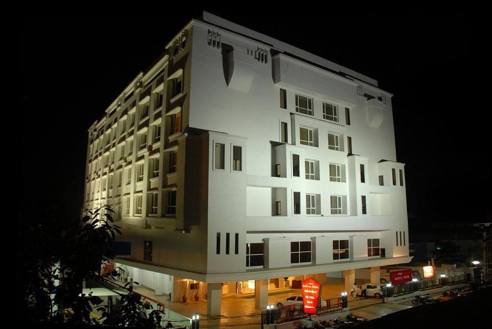 Hotel Royal Park Kākināda Exteriér fotografie